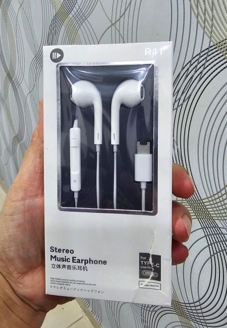 P11- EARPHONE